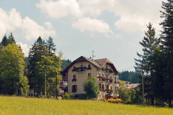 Beluno Italien August 2018 Das Bergdorf Cortina Ampezzo — Stockfoto