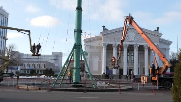 ホメリ ベラルーシ 2018 レーニン広場に新年のツリーのインストール — ストック動画