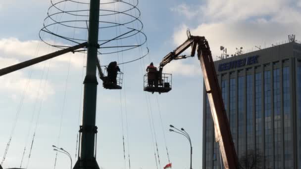 Γκομέλ Λευκορωσία Νοεμβρίου 2018 Εγκατάσταση Του Ένα Δέντρο Νέο Έτος — Αρχείο Βίντεο