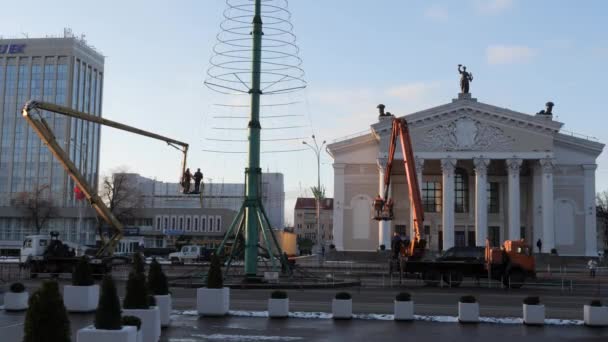 ホメリ ベラルーシ 2018 レーニン広場に新年のツリーのインストール — ストック動画
