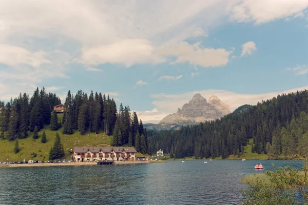 Auronzo Cadore Italia Agosto 2018 Lago Montaña Misurina Hermoso Lugar — Foto de Stock