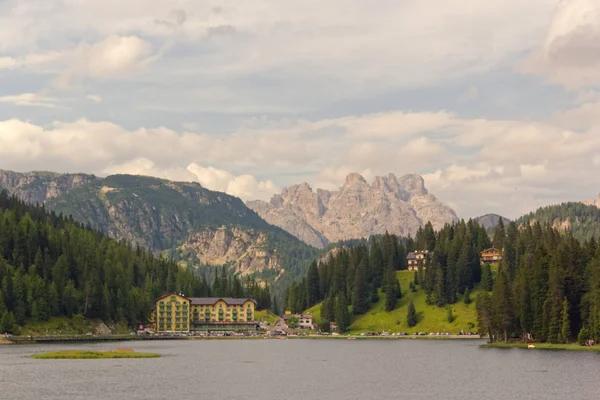 Auronzo Cadore Italia Agosto 2018 Lago Montaña Misurina Hermoso Lugar — Foto de Stock