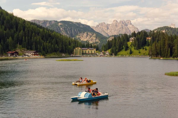 Auronzo Cadore Italia Agosto 2018 Lago Montaña Misurina Hermoso Lugar — Foto de Stock