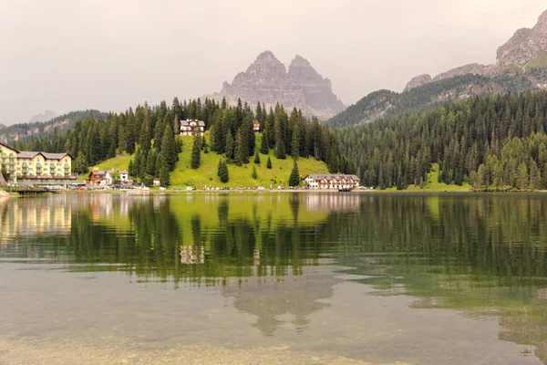 Auronzo Cadore Italia Agosto 2018 Lago Montaña Misurina Hermoso Lugar — Foto de Stock