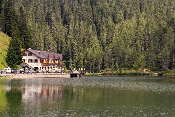 Auronzo Cadore Italien August 2018 Bergsee Misurina Schöner Touristenort Mit — Stockfoto