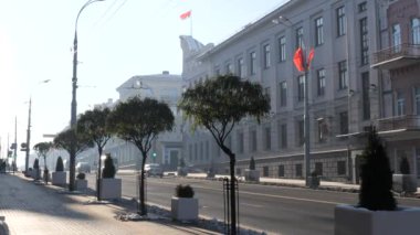 Gomel, Belarus - 28 Kasım 2018: Rating Rating Sovetskaya Caddesi üzerinde kış.