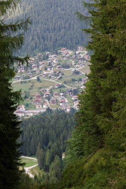 Auronzo di Cadore: İtalya: panoramik dağın tepesinden