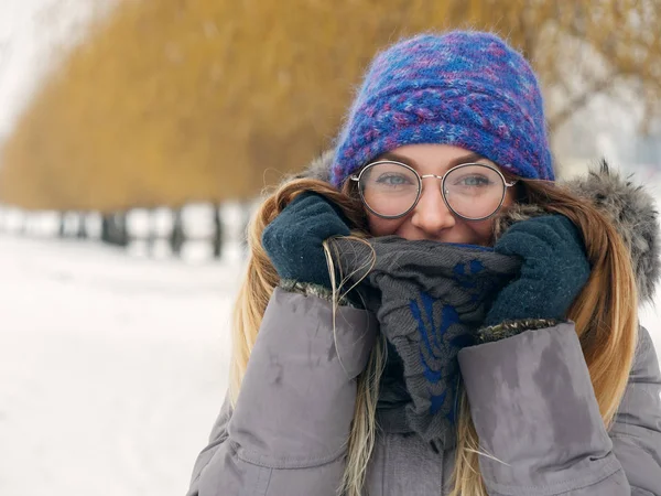 Beautiful Happy Girl Cold Blue Hat Glasses — Stock Photo, Image