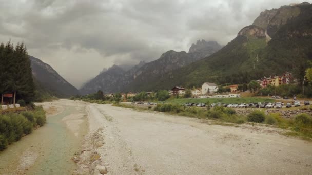Ауро Кадоре Италия Живописный Вид Город Предгорьях Альп — стоковое видео
