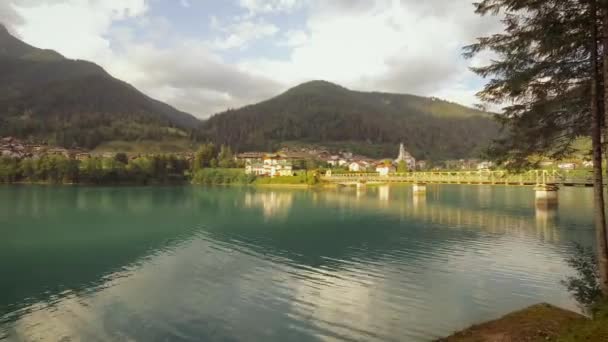 Auronzo Cadore Itália Lindas Paisagens Junto Lago Montanha — Vídeo de Stock