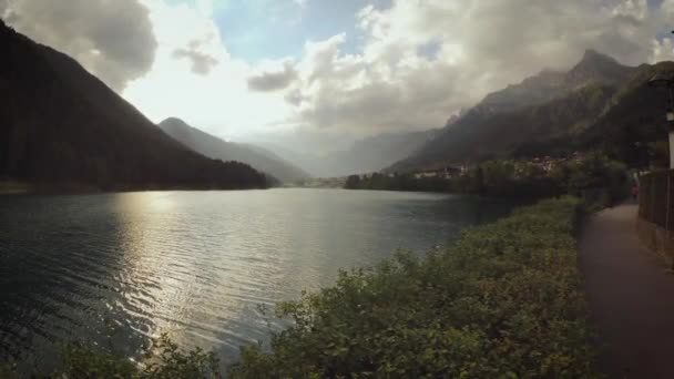 Auronzo Cadore Itália Lindas Paisagens Junto Lago Montanha — Vídeo de Stock