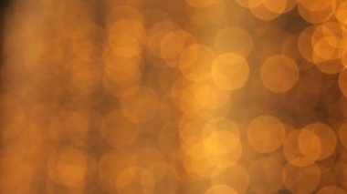 Yeni yıl gece aydınlatma renkli çalışan bokeh ışıklar.