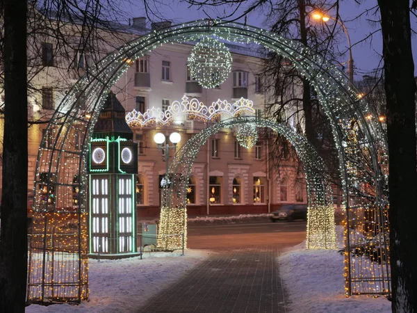 Gomel Białoruś Grudnia 2018 Miasto Ulica Sylwestrową Noc Oświetlenie — Zdjęcie stockowe