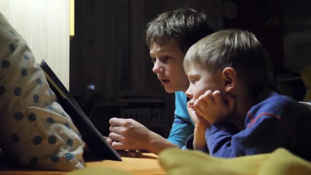 Children Read Book Bed Night — Stock Video