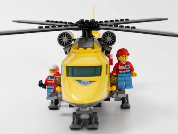 Gomel Vitryssland Januari 2019 Lego Designer Heroes Badvakter Vit Bakgrund — Stockfoto