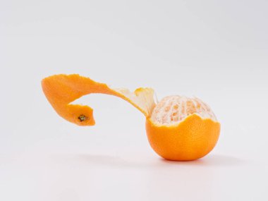 Narenciye meyve mandarin portakal lezzet ile beyaz arka plan üzerinde