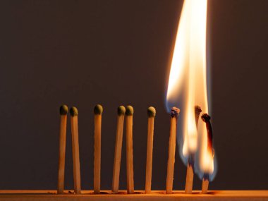 maç inanılmaz duman bulutu ile patlama