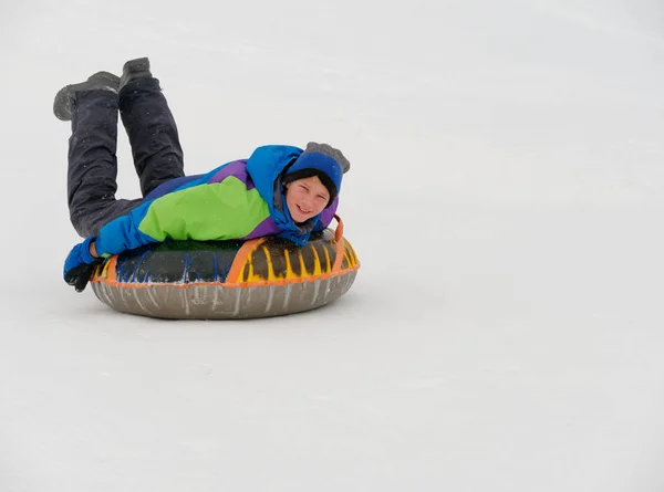 People Have Fun Riding Snow Slides Tubing — Stock Photo, Image