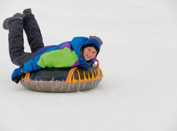 People Have Fun Riding Snow Slides Tubing — Stock Photo, Image