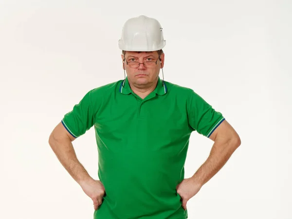 Trabalhador Construção Civil Com Braços Dobrados Uma Expressão Séria Rosto — Fotografia de Stock