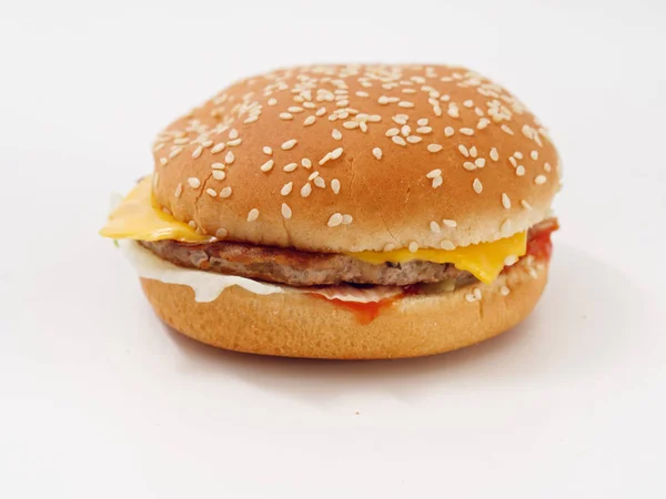Prosty Burger Białym Tle — Zdjęcie stockowe