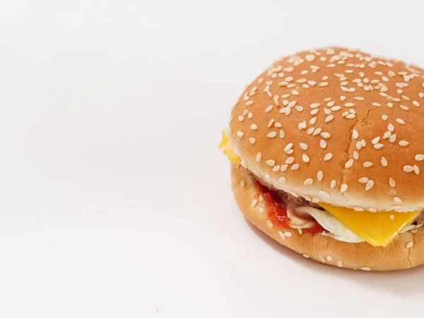 Egyszerű Burger Elszigetelt Fehér Background — Stock Fotó