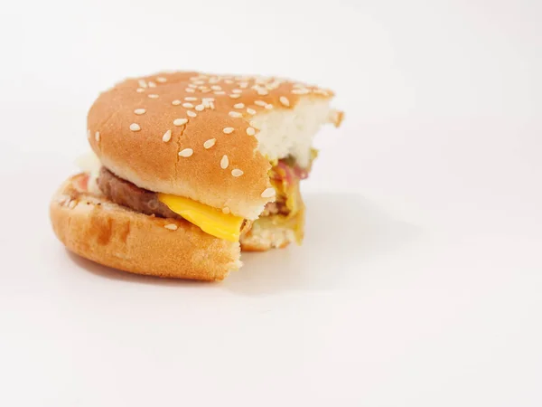 Вид Сверху Укушенный Гамбургер — стоковое фото
