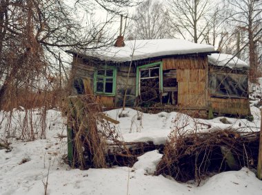 Gomel, Belarus. çiftlik ile terk edilmiş ahşap ev