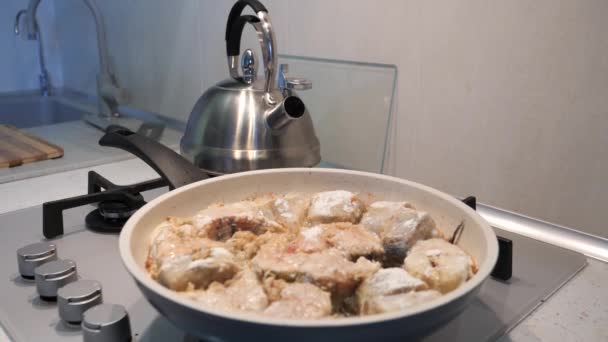 Pesce Fritto Olio Una Pentola — Video Stock