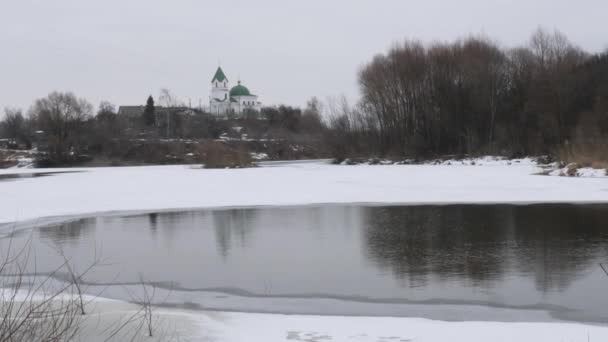 Гомель Белорус Весна Церковь Святого Николая Чудотворца Берегу Реки — стоковое видео