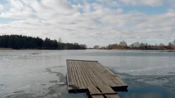 Comienzo Primavera Embarcadero Lago Hielo — Vídeo de stock