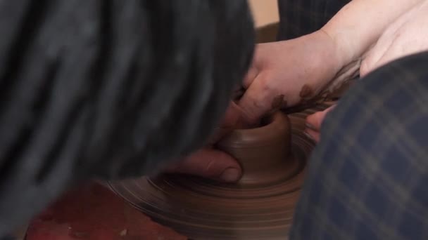 Master Class Pottery Potter Wheel Hands — Stock Video