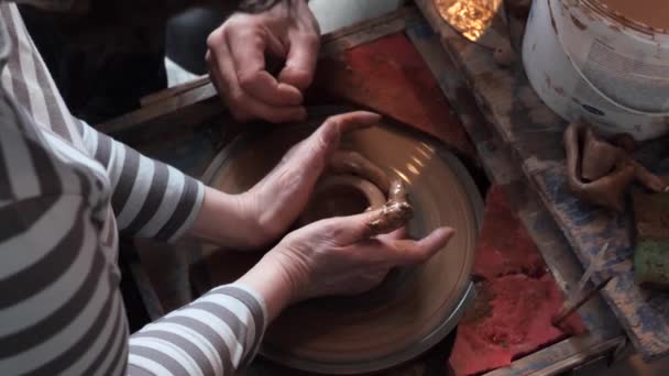 Master Class Pottery Potter Wheel Hands — Stock Video