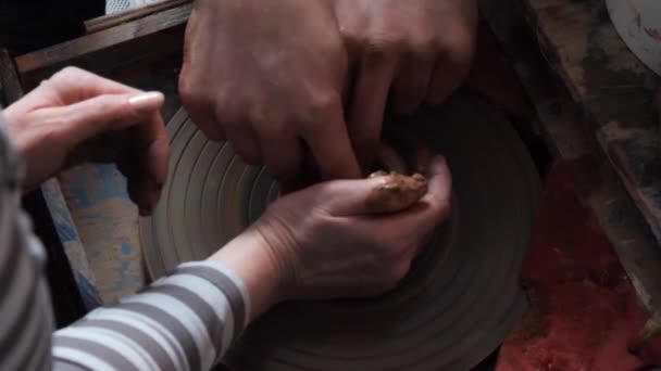 Master Class Pottery Potter Wheel Hands — Stock Video