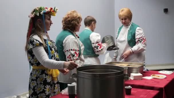 Grodno Belarus Mars 2019 Vacances Maslenitsa Traiter Crêpes Thé — Video