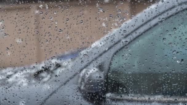 Araba Pencere Dışında Kar Düşüyor Damla Camına — Stok video