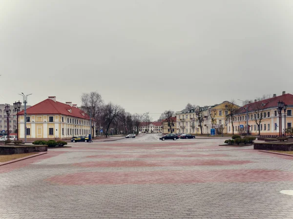 GRODNO, BELARUS - MARCH 18, 2019: Main square in the city of Grodno. — Stock Photo, Image