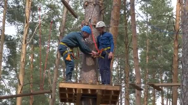 Gomel Białoruś Kwietnia 2019 Liceum Ministerstwie Sytuacji Nadzwyczajnych Tor Przeszkód — Wideo stockowe