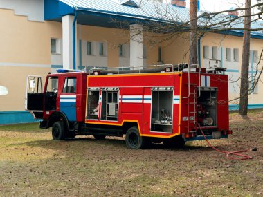 Gomel, Beyaz Rusya - 21 Nisan 2019: Acil Durumlar Bakanlığı Lisesi. Eğitim binaları ve kışlalar ile bölge.