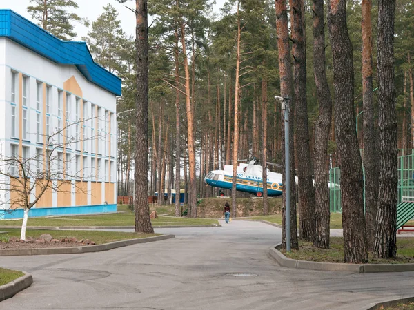 Gomel, Bělorusko-21. duben 2019: lyceum ministerstva mimořádných situací. Území se vzdělávacími budovami a kasárna. — Stock fotografie