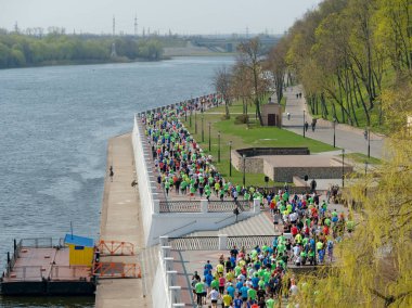 Gomel, Beyaz Rusya - 21 Nisan 2019: Ecomarathone 2019 Gomel Geçti