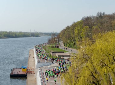 Gomel, Beyaz Rusya - 21 Nisan 2019: Ecomarathone 2019 Gomel Geçti