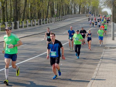 Gomel, Beyaz Rusya - 21 Nisan 2019: Ecomarathone 2019 Gomel Geçti