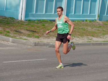 Gomel, Beyaz Rusya - 21 Nisan 2019: Ecomarathone 2019 Gomel Geçti