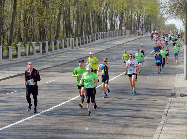 Гомель, Білорусь-21 квітня 2019: Ecomarathone 2019 пройшло в Гомелі — стокове фото