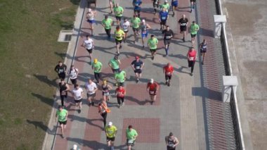 Gomel, Beyaz Rusya - 21 Nisan 2019: Ecomarathone 2019 Gomel Geçti