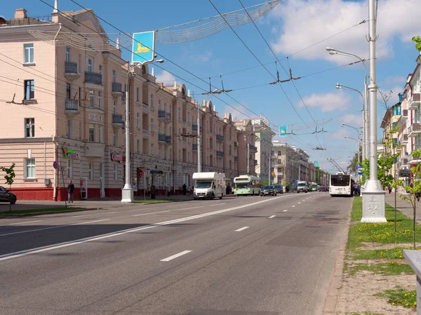 GOMEL, BELARUS - MAY 2, 2019: traffic on Lenin Street. — Stock Photo, Image