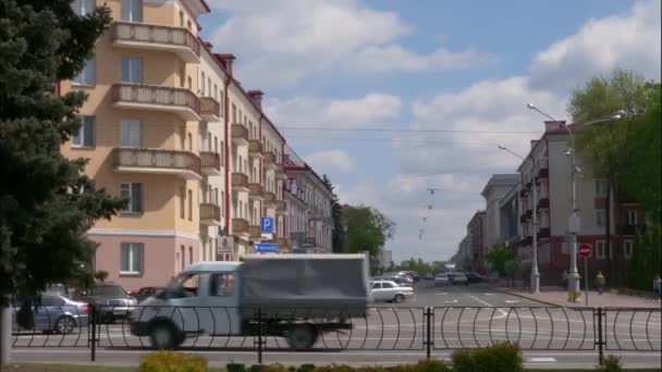 Gomel Wit Rusland Mei 2019 Verkeer Kommunarov Straat — Stockvideo