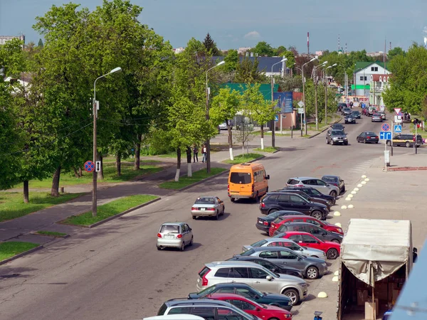GOMEL, BELARUS - 2 de maio de 2019: trânsito na rua Gagarina — Fotografia de Stock