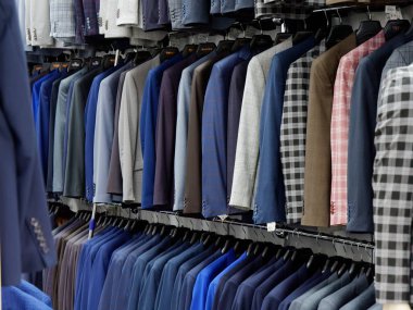 Gomel, Beyaz Rusya - 4 Mayıs 2019: Gizli Alışveriş Merkezi. moda butik